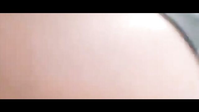 Boobs out in public at Mzansi school girls fashion contest - 4 image