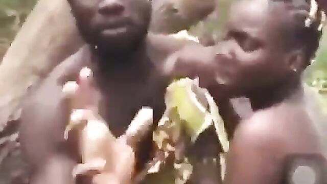 Ghanaian couple caught having sex in the bush - 4 image