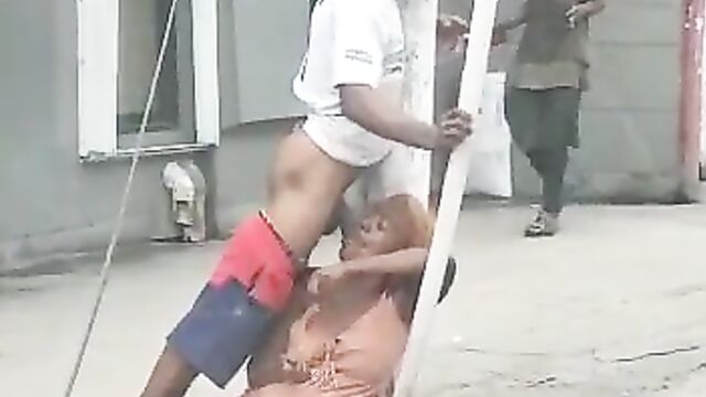 Mad couple having oral sex in public - 3 image