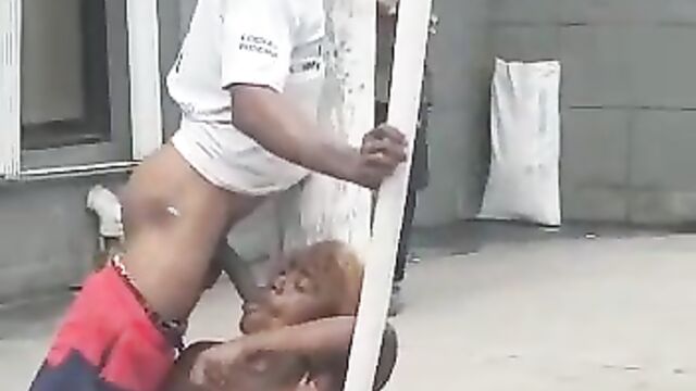 Mad couple having oral sex in public - 4 image