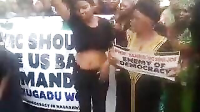 Hausa women strip naked to protest election rigging in Nigeria – Part 4 - 5 image