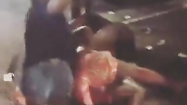 Boobs out as chicks fight over a sugar daddy’s money in public - 4 image