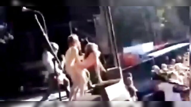 Insane Live Sex On Stage In Public During Rock Music Group’S Performance - 5 image