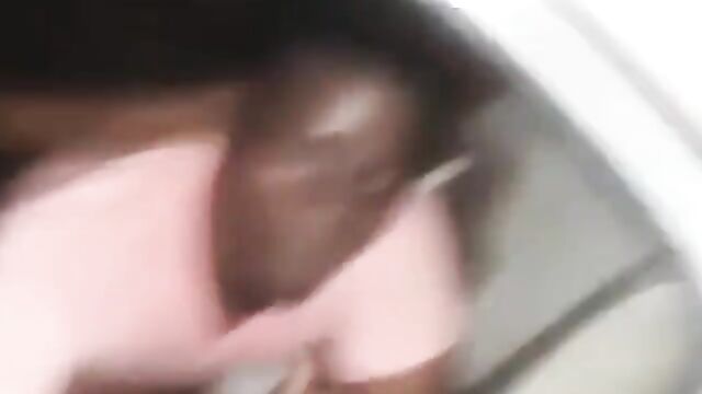 Couple caught having sex in a car at night - 4 image