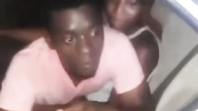 Couple caught having sex in a car at night - 5 image