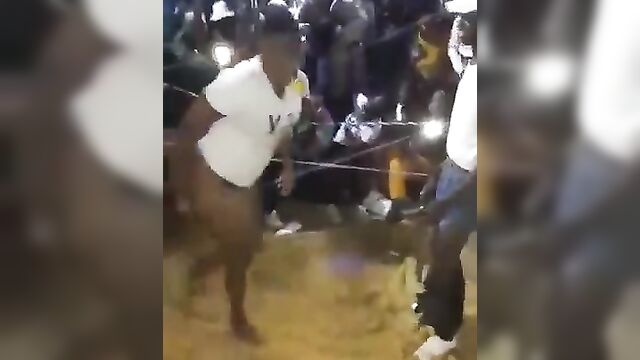 Impotent man wants sex at a club party - 2 image