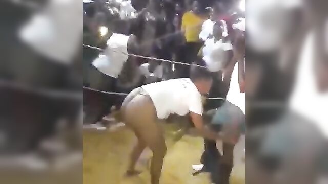 Impotent man wants sex at a club party - 3 image