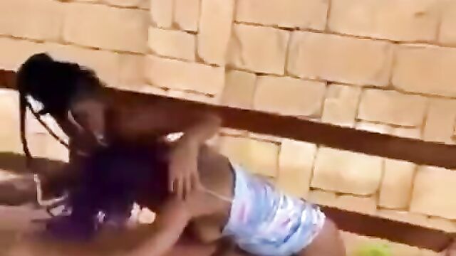 Prostitutes fighting naked, exposing boobs and ass - 3 image