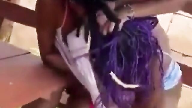 Prostitutes fighting naked, exposing boobs and ass - 4 image