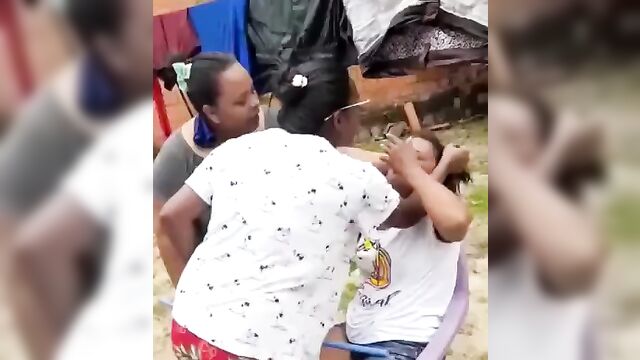 Whore caught and beaten in public for having sex with married man - 5 image