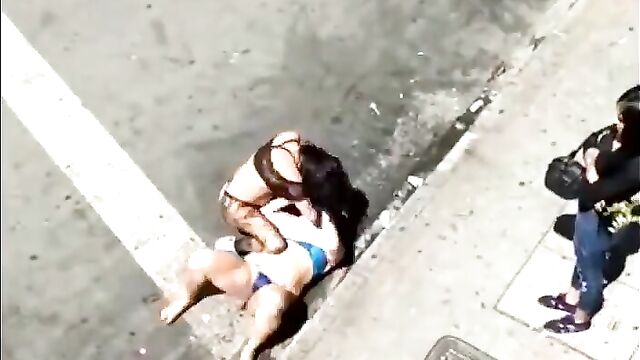 Thots fighting on the road in their underwear - 3 image