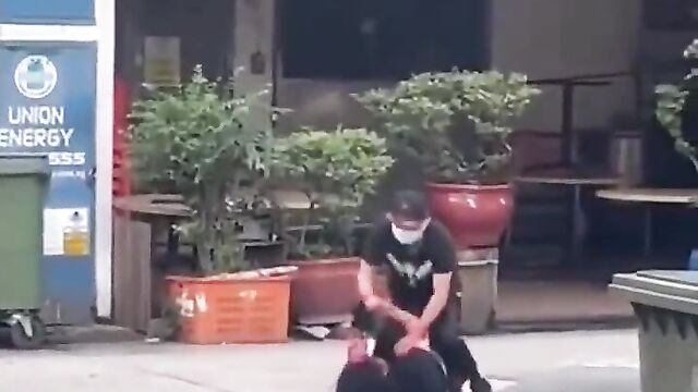 Crazy dude assaults his woman with glass for allegedly cheating on him (Graphic!! 18+) - 3 image