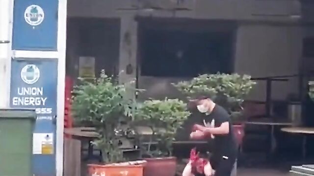 Crazy dude assaults his woman with glass for allegedly cheating on him (Graphic!! 18+) - 4 image