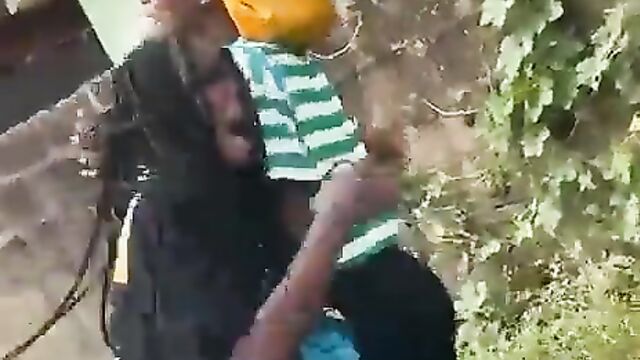 Breasts exposed as 2 big girls fight over sugar daddy - 5 image