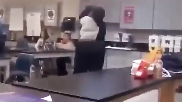 Ass exposed as 2 big girls fight in public - 1 image