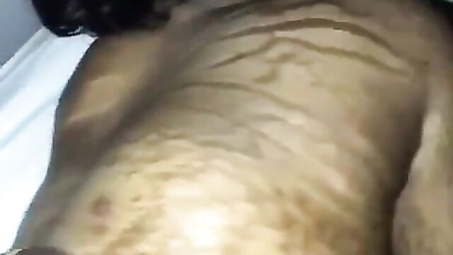 Nigerian man records naked prostitute with crazy stretch marks after having sex with her! - 1 image