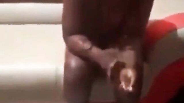 Wife beats up her friend for sneaking into her house to have sex with her cheating husband - 5 image