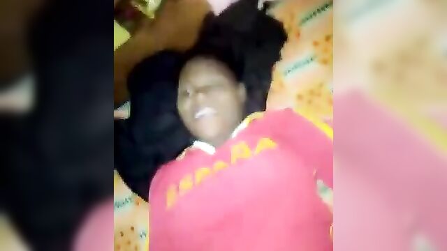 Man films himself fingering and chatting with his naked ebony girlfriend - 1 image