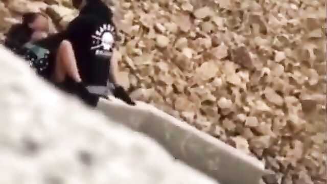 Doing it in public without shame - 5 image