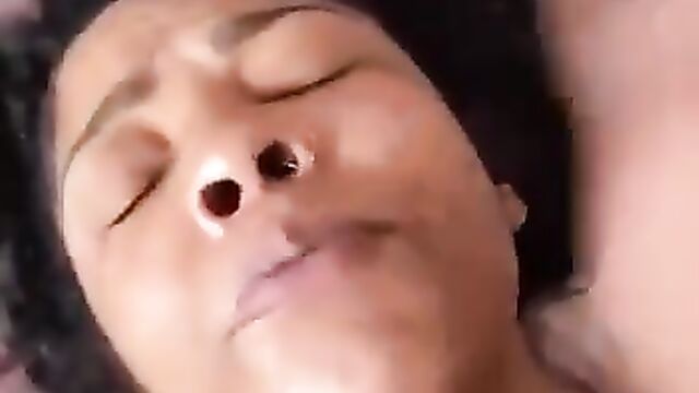 LOL! Lady experiences convulsion during sex - 5 image