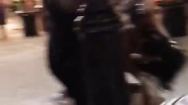 2 girls fighting and showing ass in public