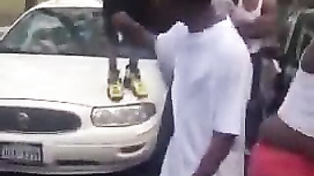 2 women caught fighting, showing ass - 5 image