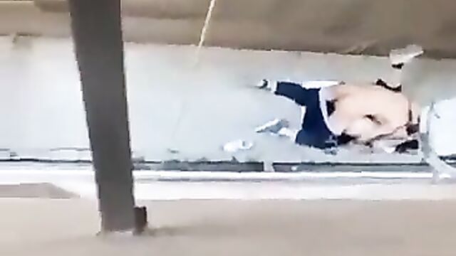 Crazy sex in public in London - 1 image