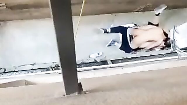 Crazy sex in public in London - 3 image