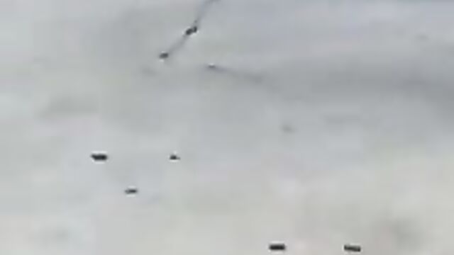 NAKED woman looking for a job - 5 image