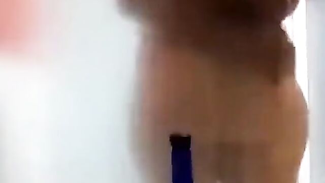 South African tourist bathroom sextape - 4 image