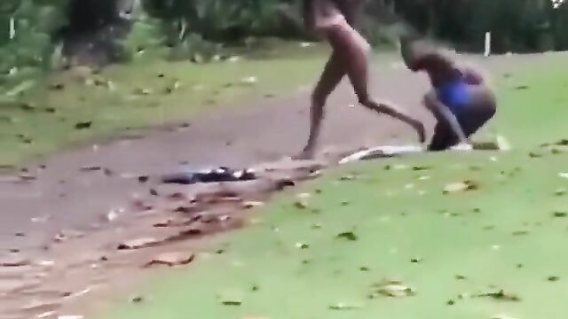 Naked South African couple caught having sex in the bush and running away – Part 2 - 4 image