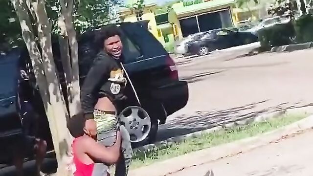 LMFAO! Man’s opponent bites his ass while fighting - 3 image