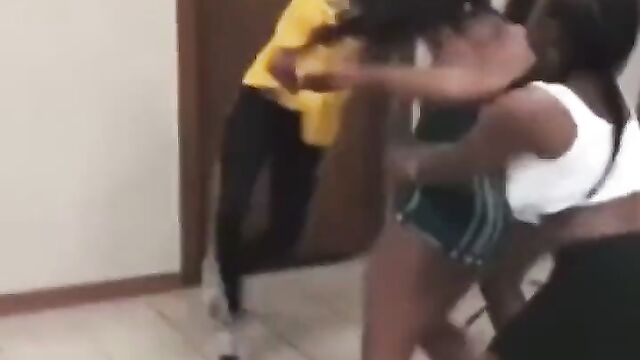 Ass out as girl gets stripped during public fight - 4 image