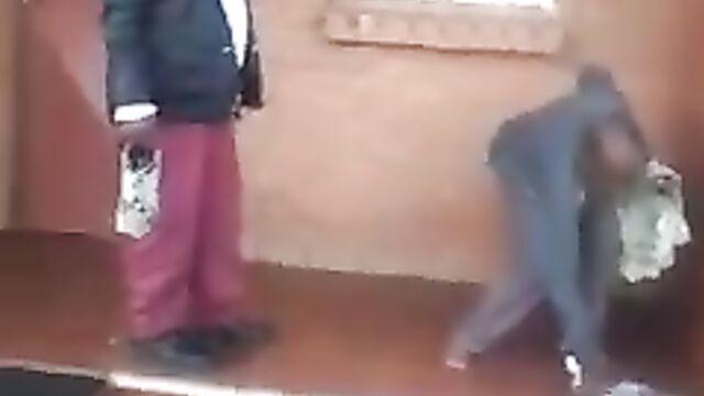 Police caught horny couple having sex in the toilet and beat them - 5 image