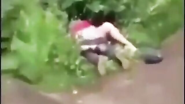 Couple Caught Having Sex By The Roadside And Beaten In Public By Angry Grandma - 3 image