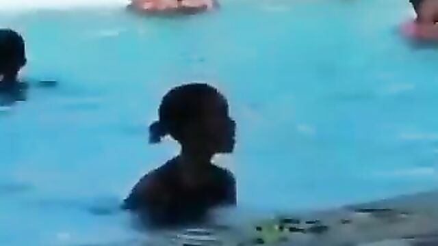 Kenyan Guy Caught Fingering And Fucking Girlfriend In The Pool In Public