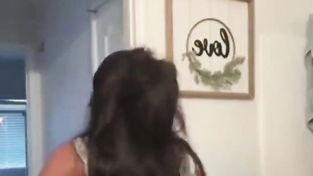 Another Influencer Caught Showing Her Breasts On IG Live - 5 image