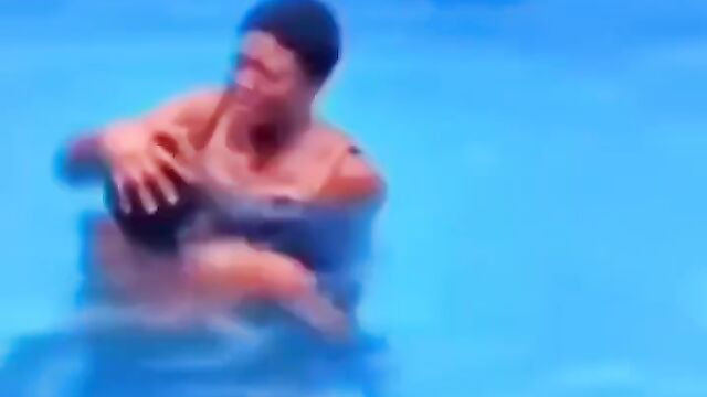 Another Horny Nigerian Couple Caught Having Hot Sex In The Pool - 4 image