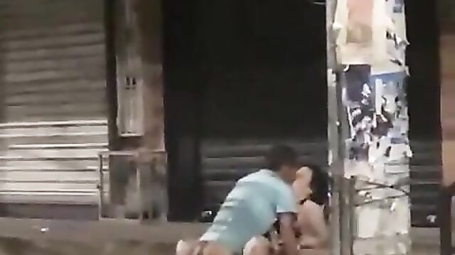 Crazy Couple Caught Having Sex On The Road In Public In Bucaramanga, Colombia - 3 image