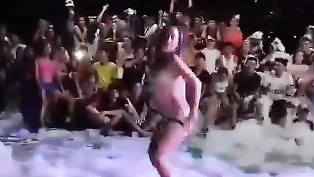 Drunk Woman With Big Ass Stripped Naked In Public In Ecuador - 1 image