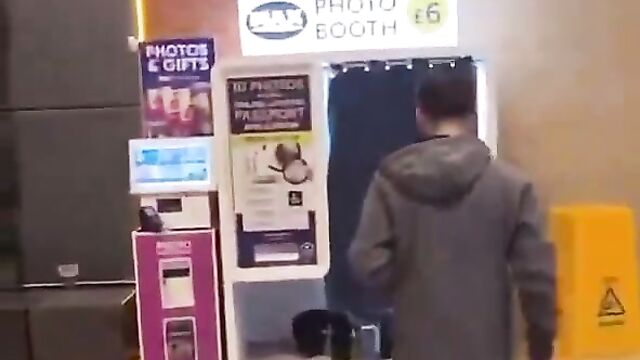 Muslim Girl In Hijab Caught Having Sex In Photo Booth In Public - 3 image