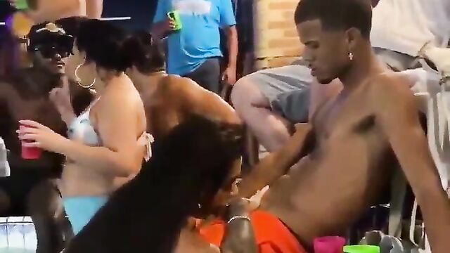 Black Couple Caught Having Sex In The Pool In Public - 3 image
