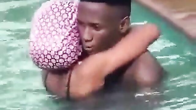 Nigerian Student Lovers Caught Having Sex In The Pool In Public - 5 image