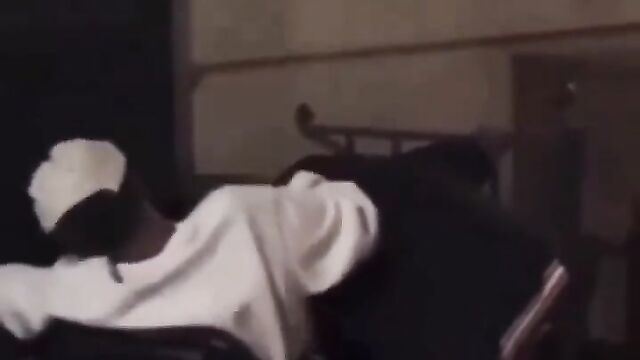 Homeless Guy Caught Receiving Blow Job In Public - 4 image