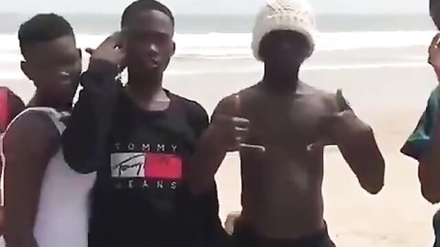 Ghanaian SHS Student Caught Squeezing Breasts On The Beach In Public - 1 image