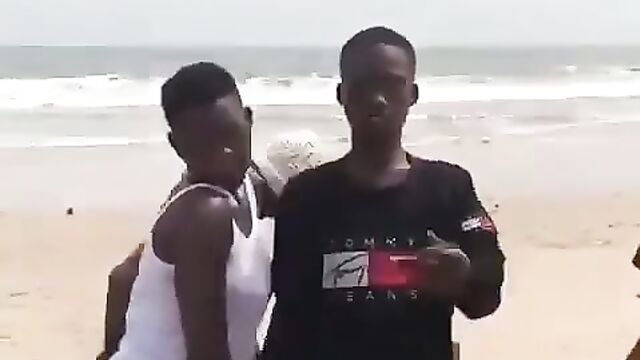 Ghanaian SHS Student Caught Squeezing Breasts On The Beach In Public - 3 image