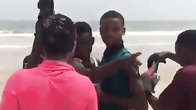 Ghanaian SHS Student Caught Squeezing Breasts On The Beach In Public - 5 image