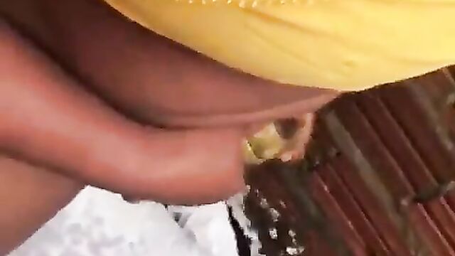She Peed On Him Before Making Him Eat Her Pussy In Public - 4 image