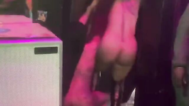 Naked Strippers With Big Ass Caught Fighting In Public - 5 image