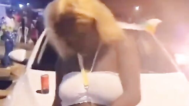 Drunk Ghanaian Woman Caught Fingering Herself In Public
